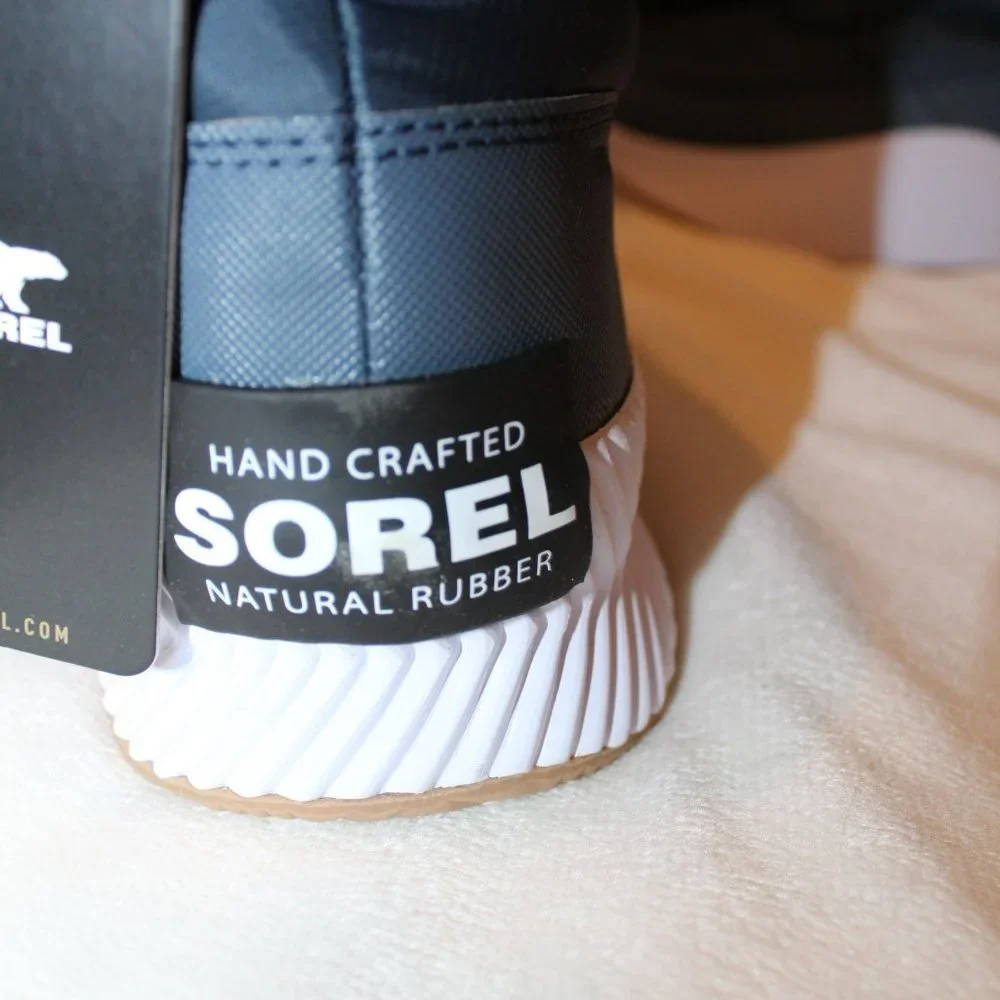NIB‎ SOREL WOMEN'S PUFFER ZIP UP WINTER SNEAKER BOOTS